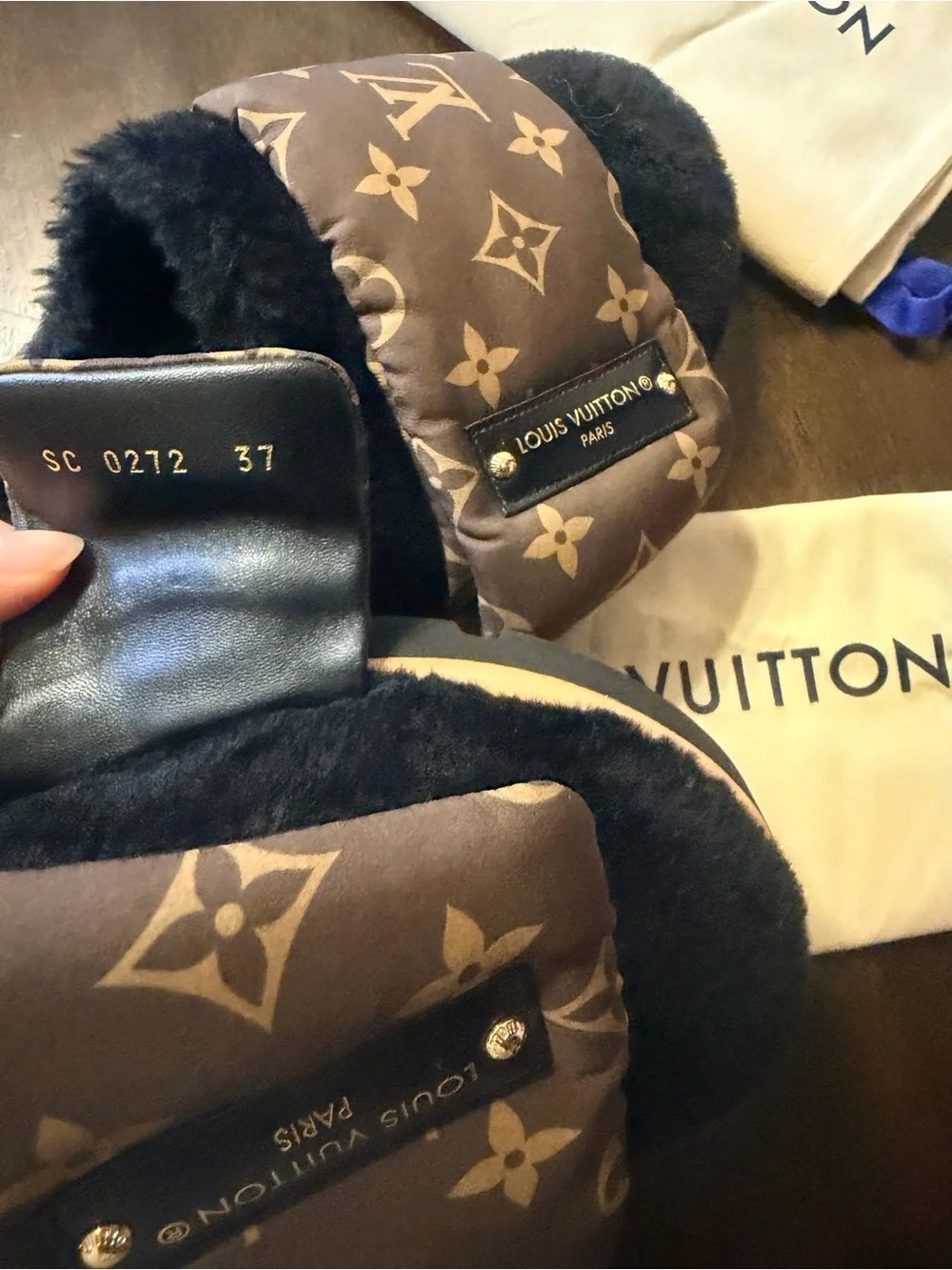Louis Vuitton Brown/black Monogram pool pillow comfort Shearling mules 37 EUC